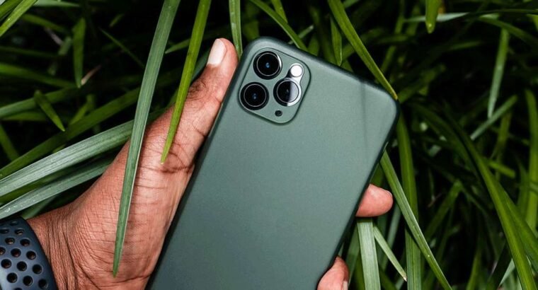 What Is a Smartphone? A Mobile Phone and Computer In One Device